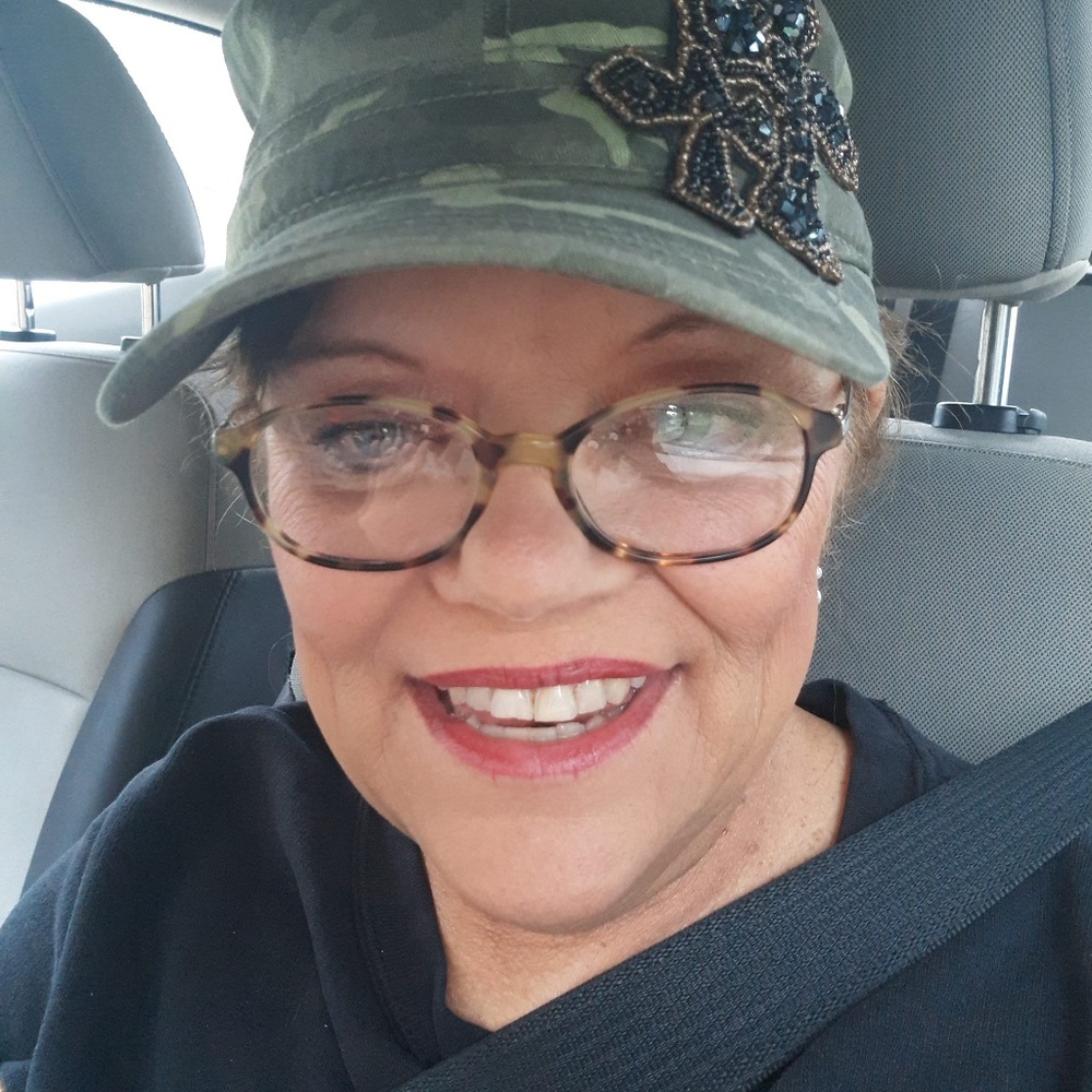 Meet your Posher, Lynda